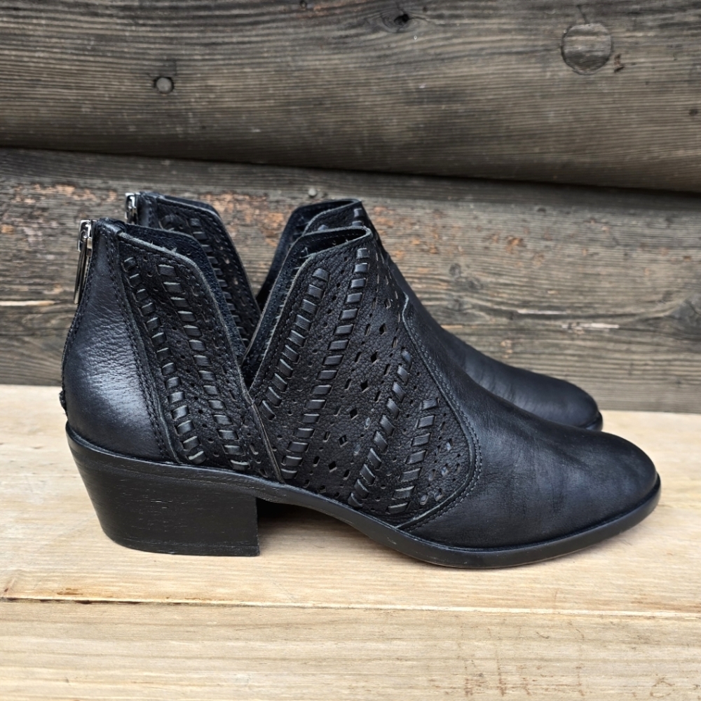 Vince Camuto Prasata Y2K Western Boho Black Suede Cut Out Ankle Boots 7.5M - Picture 3 of 16